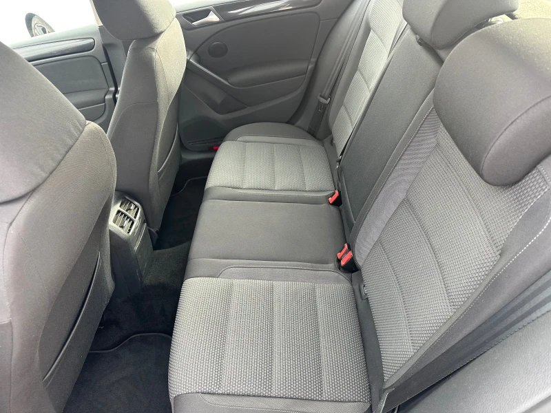VW Golf 2.0 TDI, снимка 11 - Автомобили и джипове - 52764524