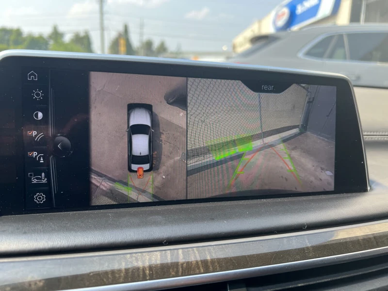 BMW 750 Long* xDrive* CARBON* Камера* Кожа* Пано* , снимка 10 - Автомобили и джипове - 52773088