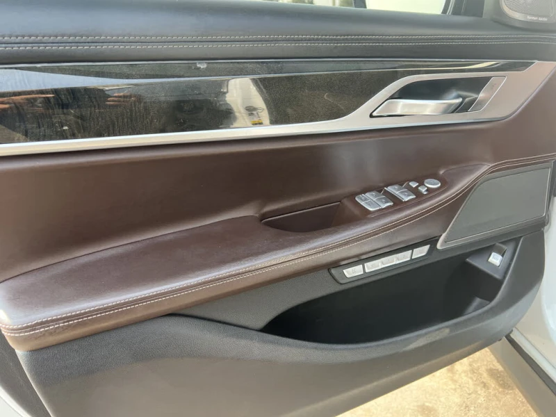BMW 750 Long* xDrive* CARBON* Камера* Кожа* Пано* , снимка 7 - Автомобили и джипове - 52773088