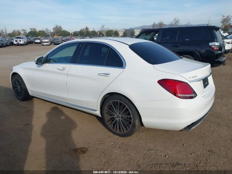 Mercedes-Benz C 300 2l Sedan, снимка 3 - Автомобили и джипове - 53396586