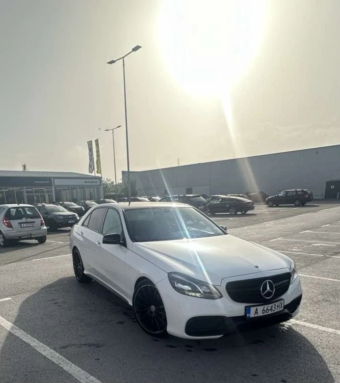 Mercedes-Benz E 200 AMG, снимка 2 - Автомобили и джипове - 46956707