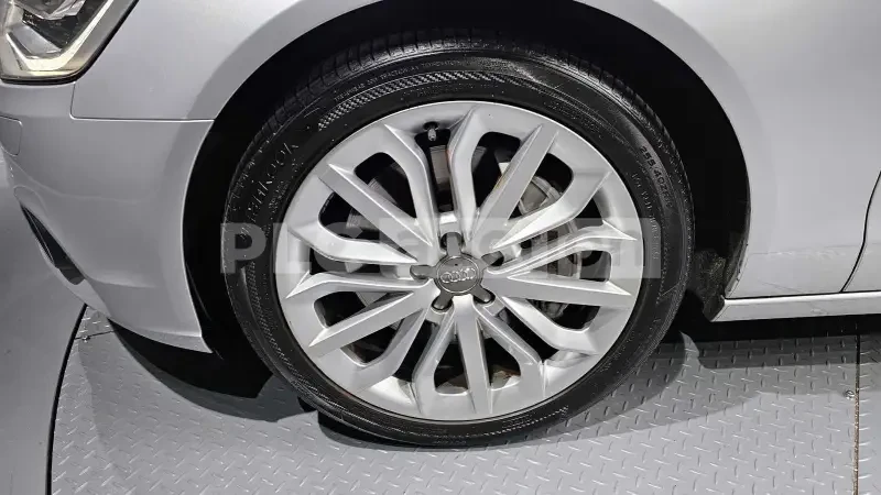 Audi A6 3.0Т* ОБДУХВАНЕ* HEAD-UP* ВКЛЮЧЕН ТЕХНОТЕСТ, снимка 13 - Автомобили и джипове - 54194094