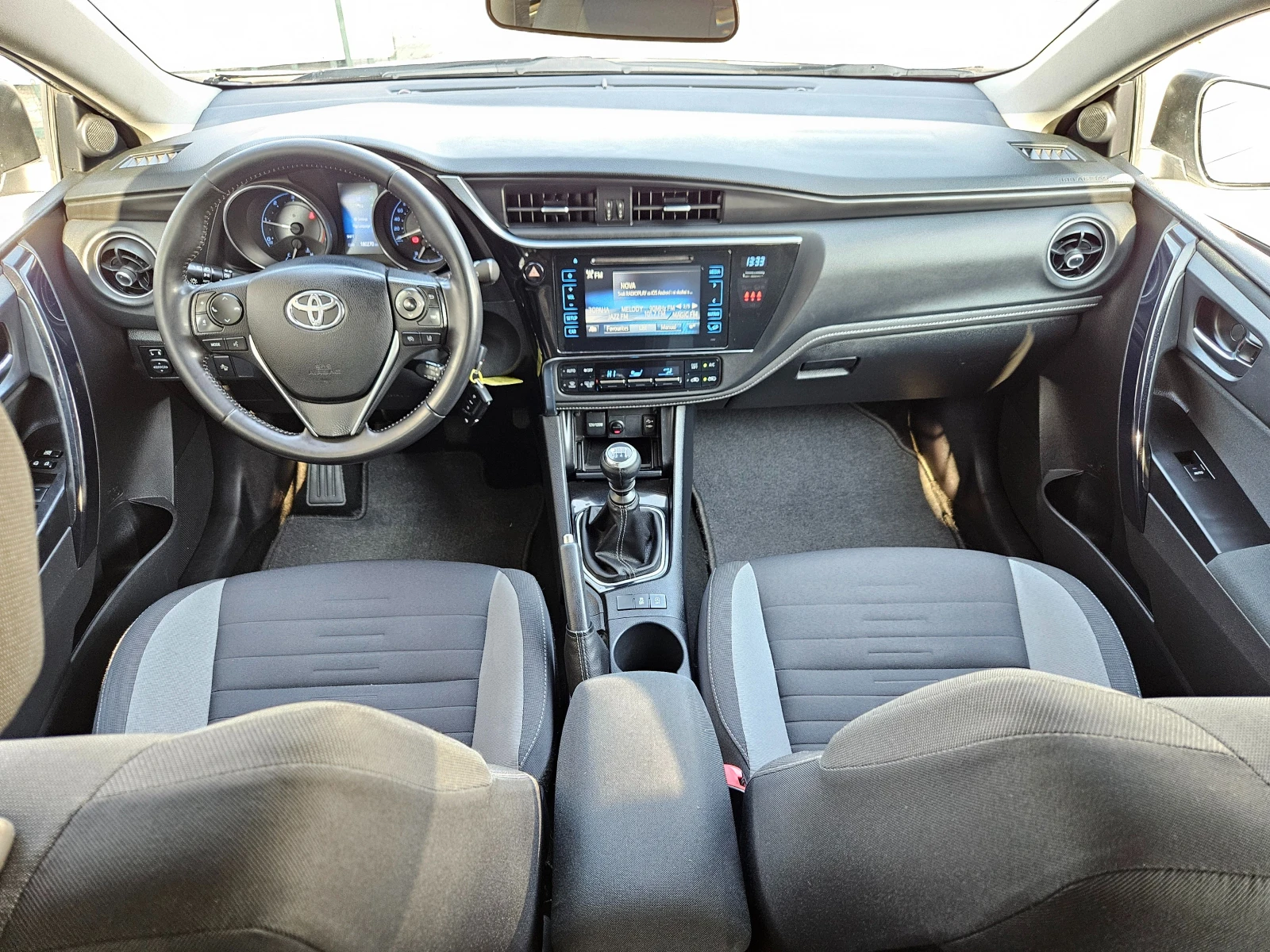 Toyota Auris 1.6D4D/6ск/LED/КАМЕРА/ДИСТРОНИК/БЛУТУТ/EURO 6B/ТОП - изображение 10