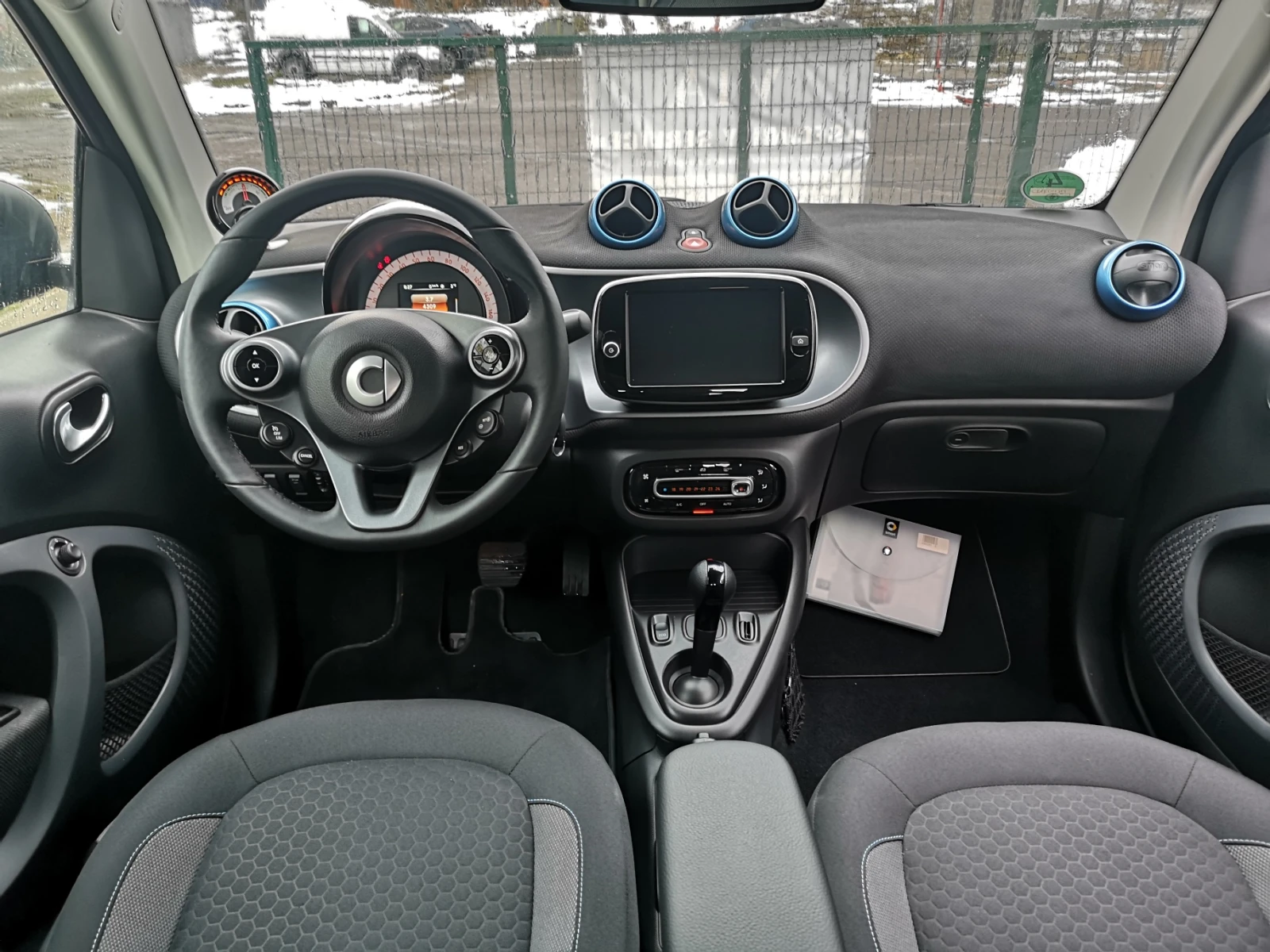 Smart Fortwo EQ 4000km. New - изображение 9
