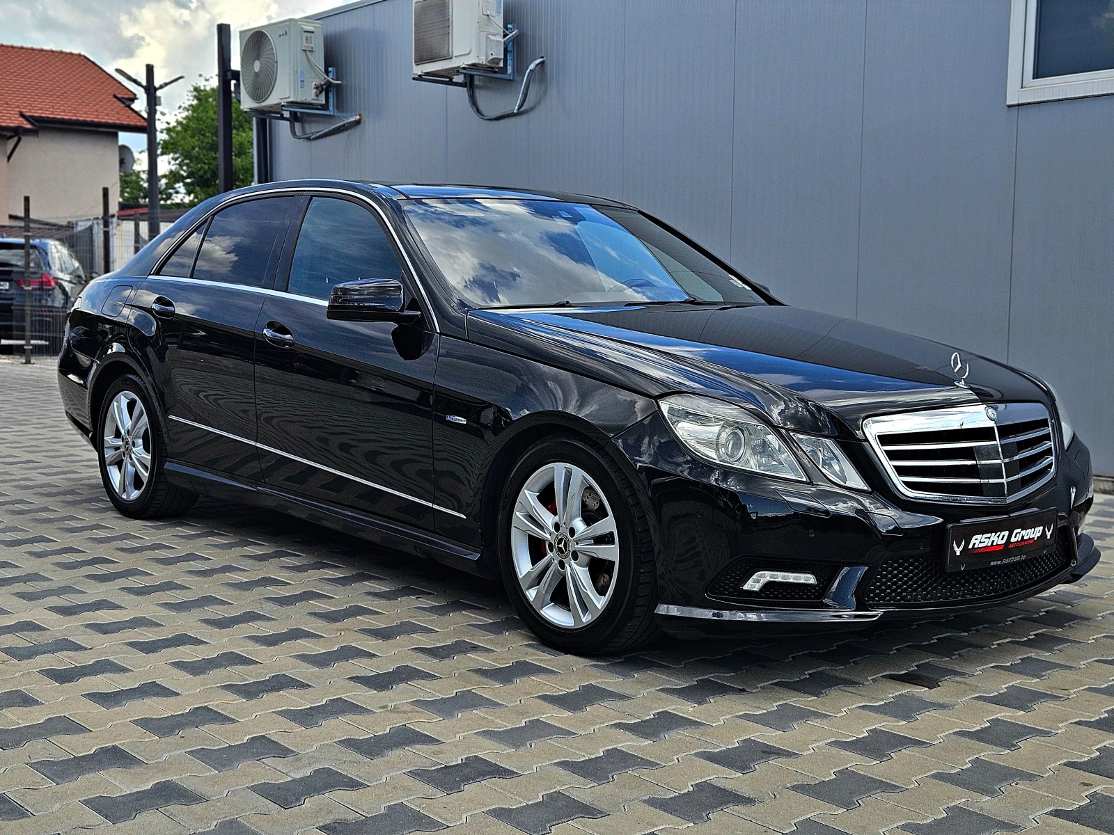 Mercedes-Benz E 350 AMG/NIGHT VISION/DISTRONIC/CAMERA/PANORAMA/LIZING - изображение 3