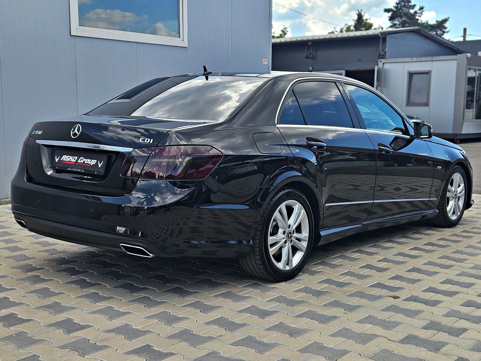Mercedes-Benz E 350 AMG/NIGHT VISION/DISTRONIC/CAMERA/PANORAMA/LIZING - изображение 5