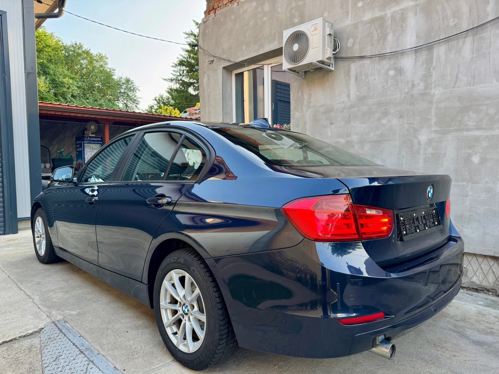 BMW 318 2.0d-143к.с. - изображение 4