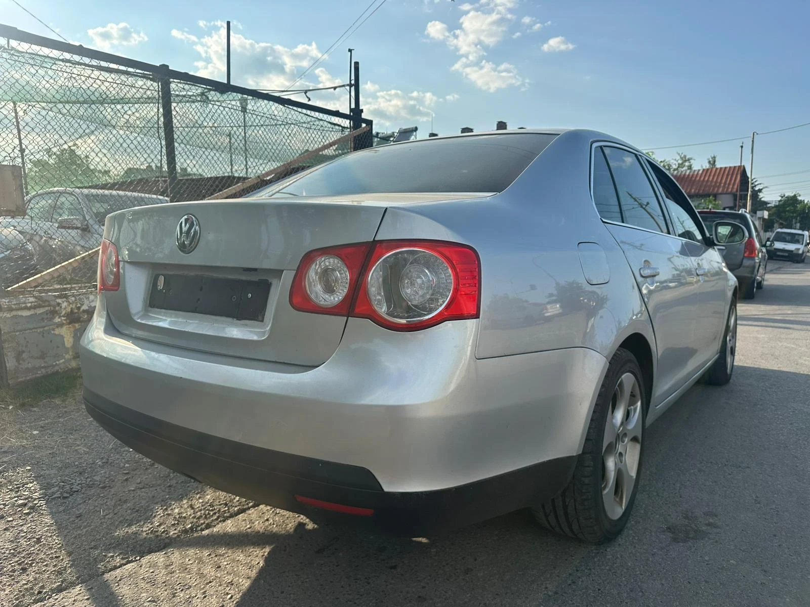 VW Jetta 1, 600 EURO4 - изображение 6