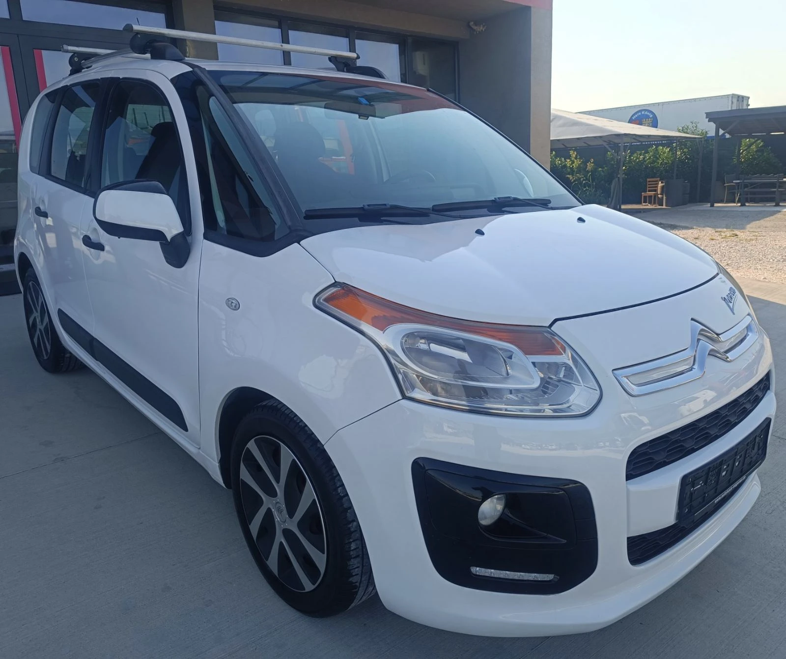 Citroen C3 Picasso 1.6 HDI - изображение 3
