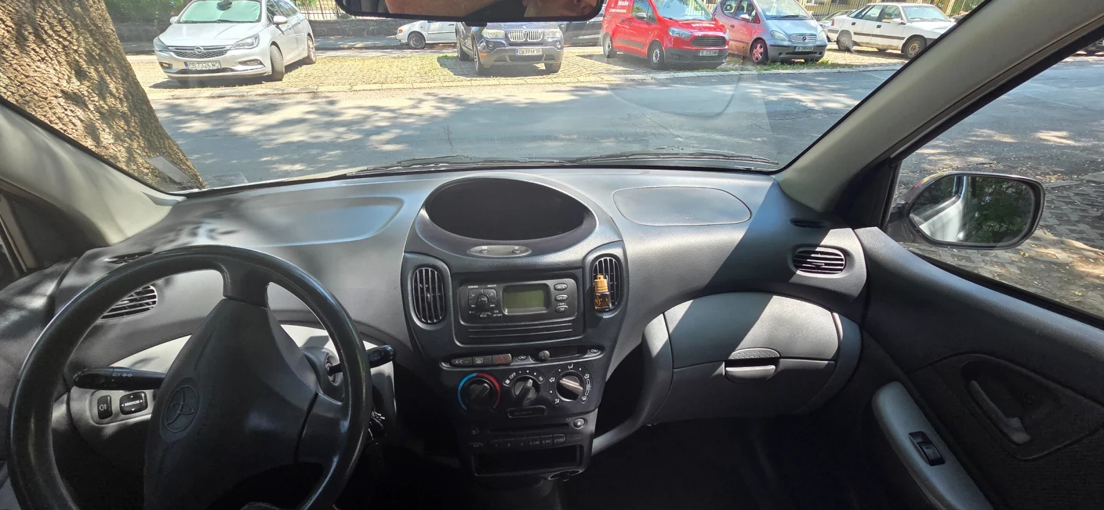 Toyota Yaris verso  - изображение 9