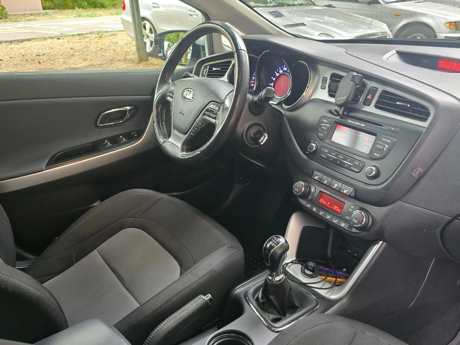 Kia Ceed 1.6i/ | Mobile.bg   14