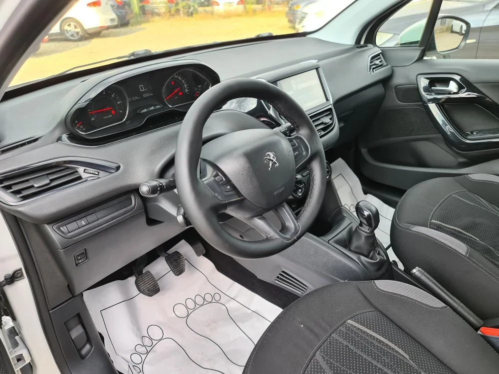 Peugeot 208 1.2 I - изображение 5