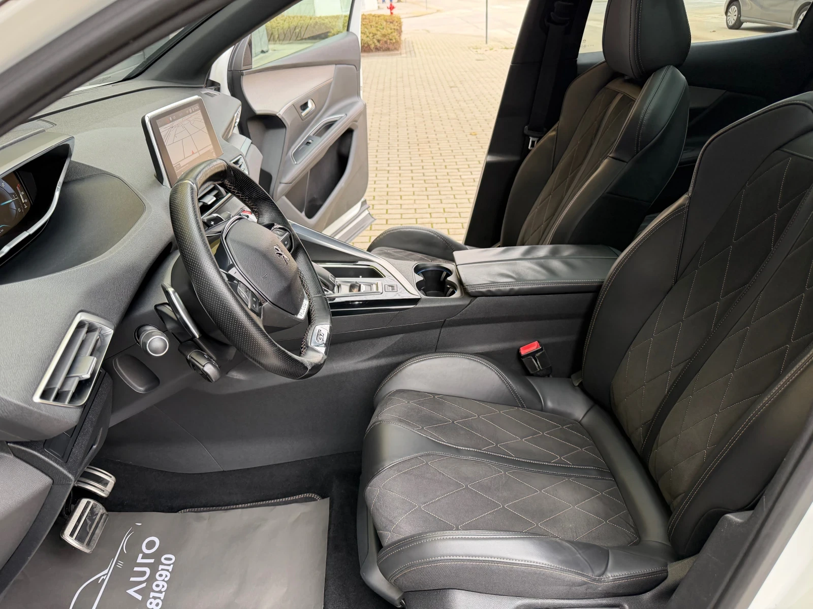 Peugeot 3008 2.0Hdi GT Line / Distronic / Pano / Keyless  - изображение 10