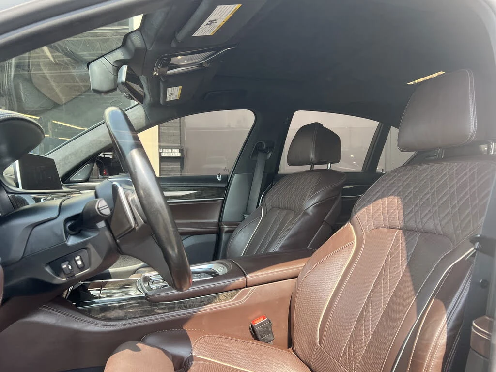 BMW 750 Long* xDrive* CARBON* Камера* Кожа* Пано*  - изображение 6