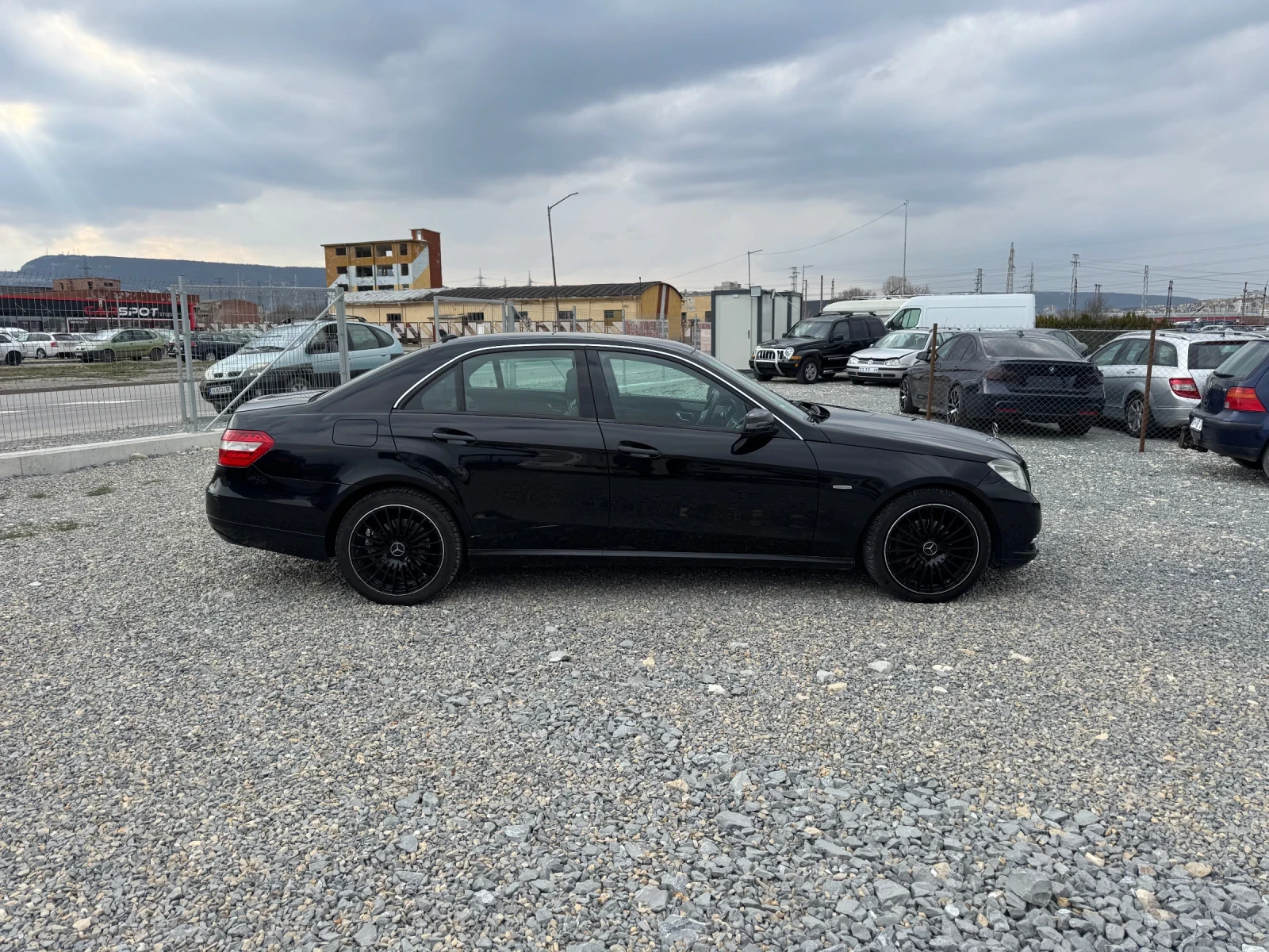 Mercedes-Benz E 220 CDI AVTOMAT FACE AMG!!!, снимка 4 - Автомобили и джипове - 53866387