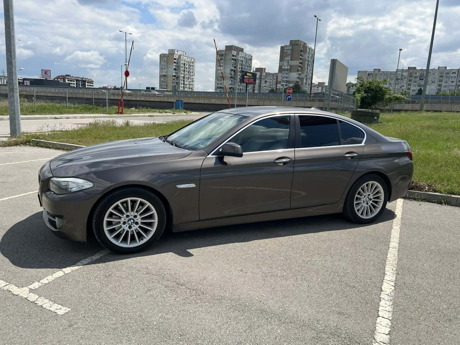 BMW 523 3.0i, снимка 5 - Автомобили и джипове - 54228422