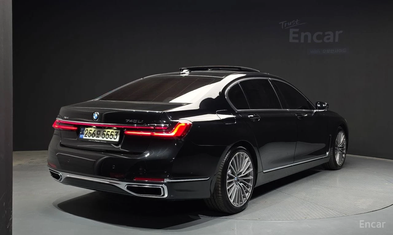 BMW 740 XDRIVE* L* BUSINESS* CLASS* ХЕДЪП* МАСАЖ* ОБДУХВАН, снимка 2 - Автомобили и джипове - 54626431