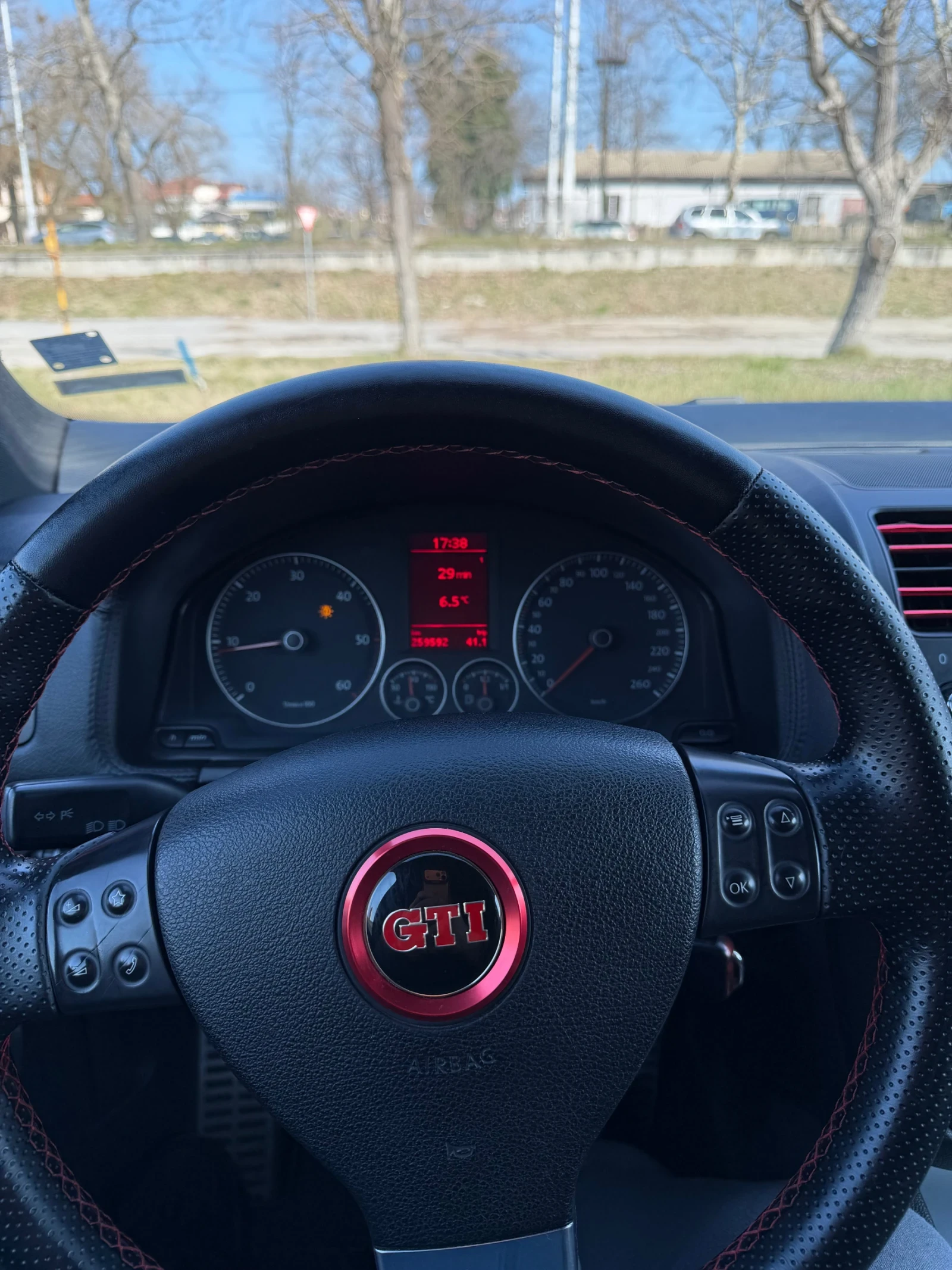VW Golf 1.9 TDI, снимка 6 - Автомобили и джипове - 55059739
