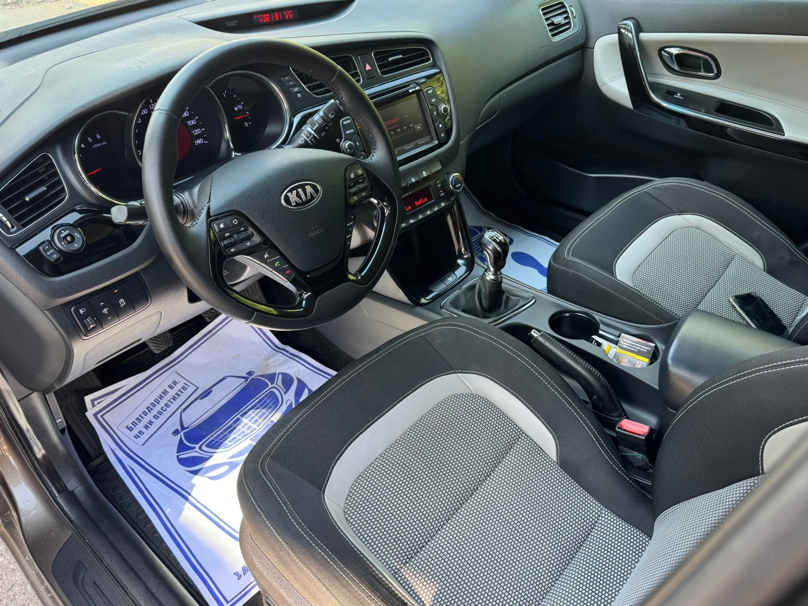 Kia Ceed 1.6 CRDI 128 PARKTRONIK KAMERA NAVI, снимка 8 - Автомобили и джипове - 55124376