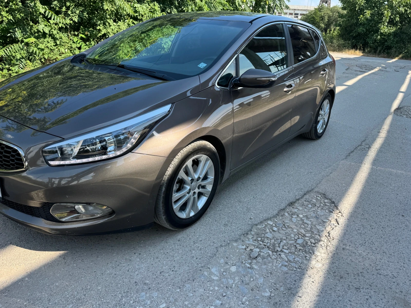 Kia Ceed 1.6 CRDI 128 PARKTRONIK KAMERA NAVI, снимка 2 - Автомобили и джипове - 55124376