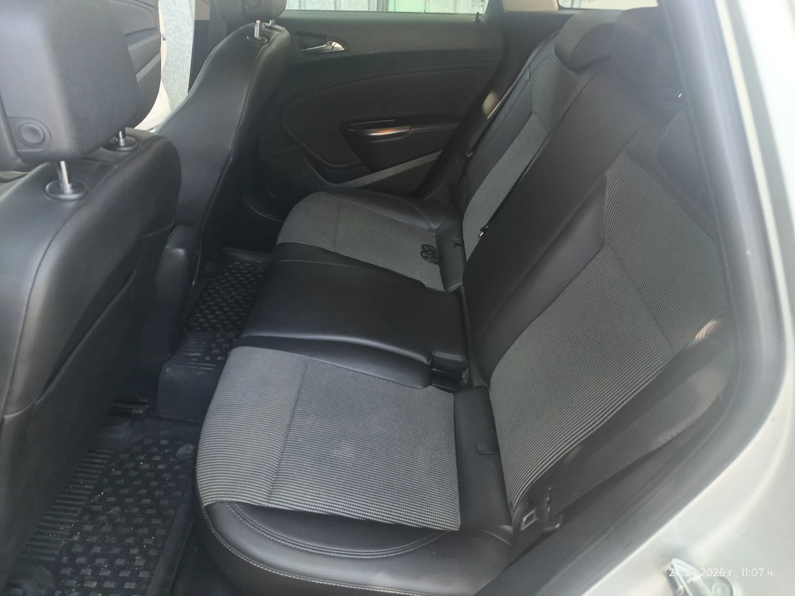 Opel Astra 1.7 cdti, снимка 10 - Автомобили и джипове - 55162642