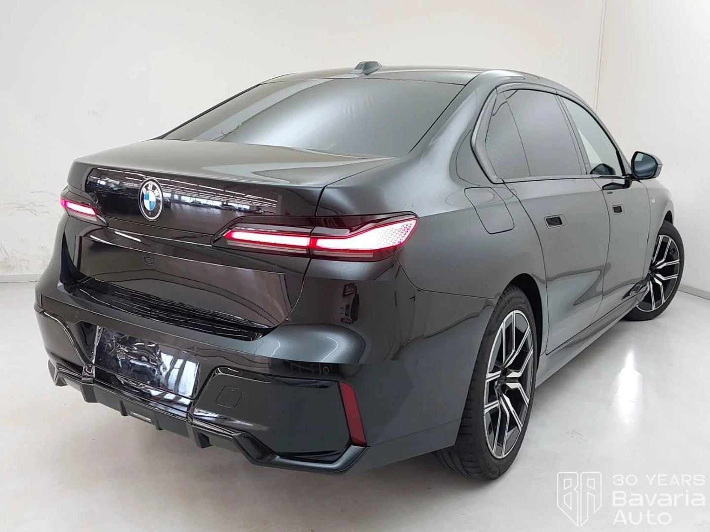 BMW 740 d xDrive M Sport Paket Sportautomatic, снимка 3 - Автомобили и джипове - 55364399