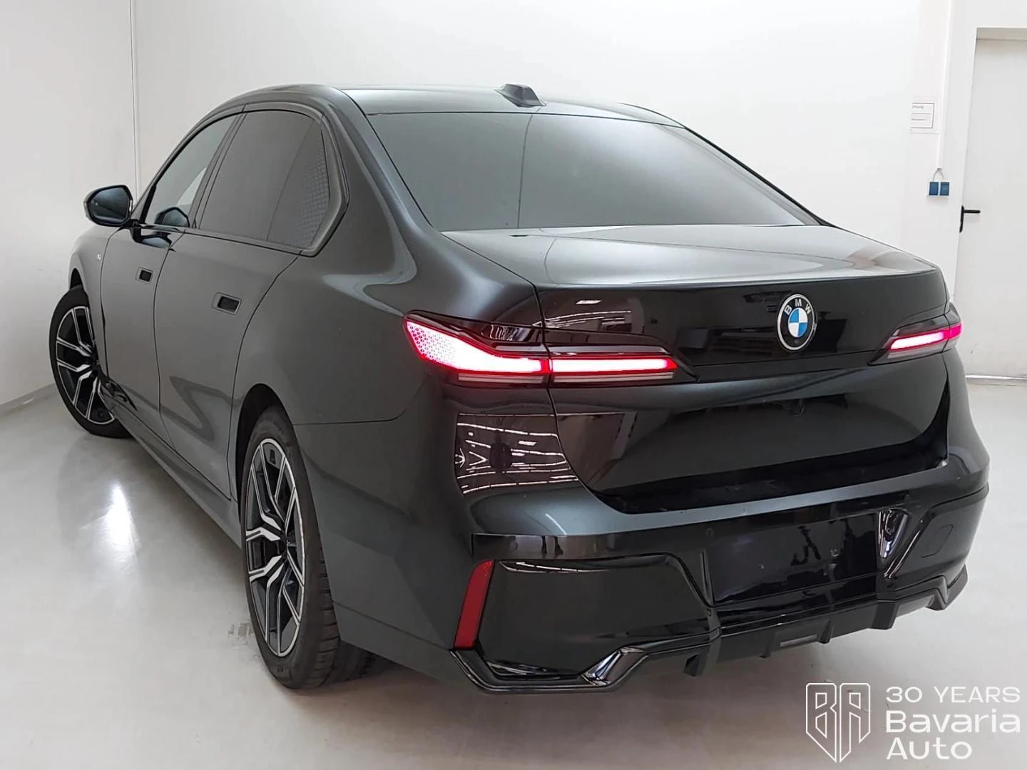 BMW 740 d xDrive M Sport Paket Sportautomatic, снимка 2 - Автомобили и джипове - 55364399