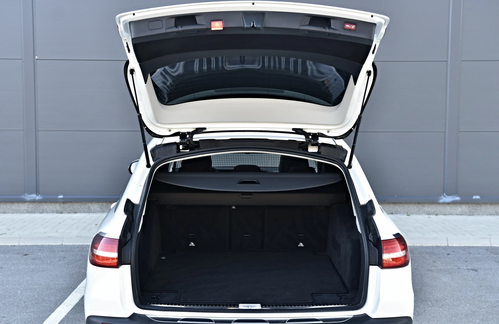 Mercedes-Benz E 220 4Matic ALLTERRAIN, снимка 15 - Автомобили и джипове - 55565105