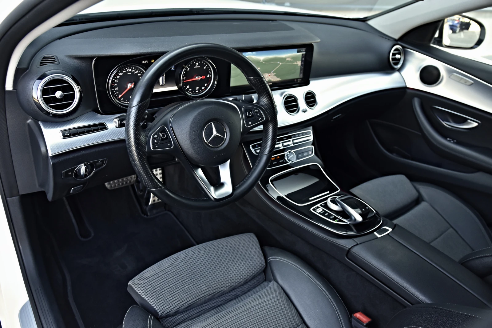Mercedes-Benz E 220 4Matic ALLTERRAIN, снимка 12 - Автомобили и джипове - 55565105