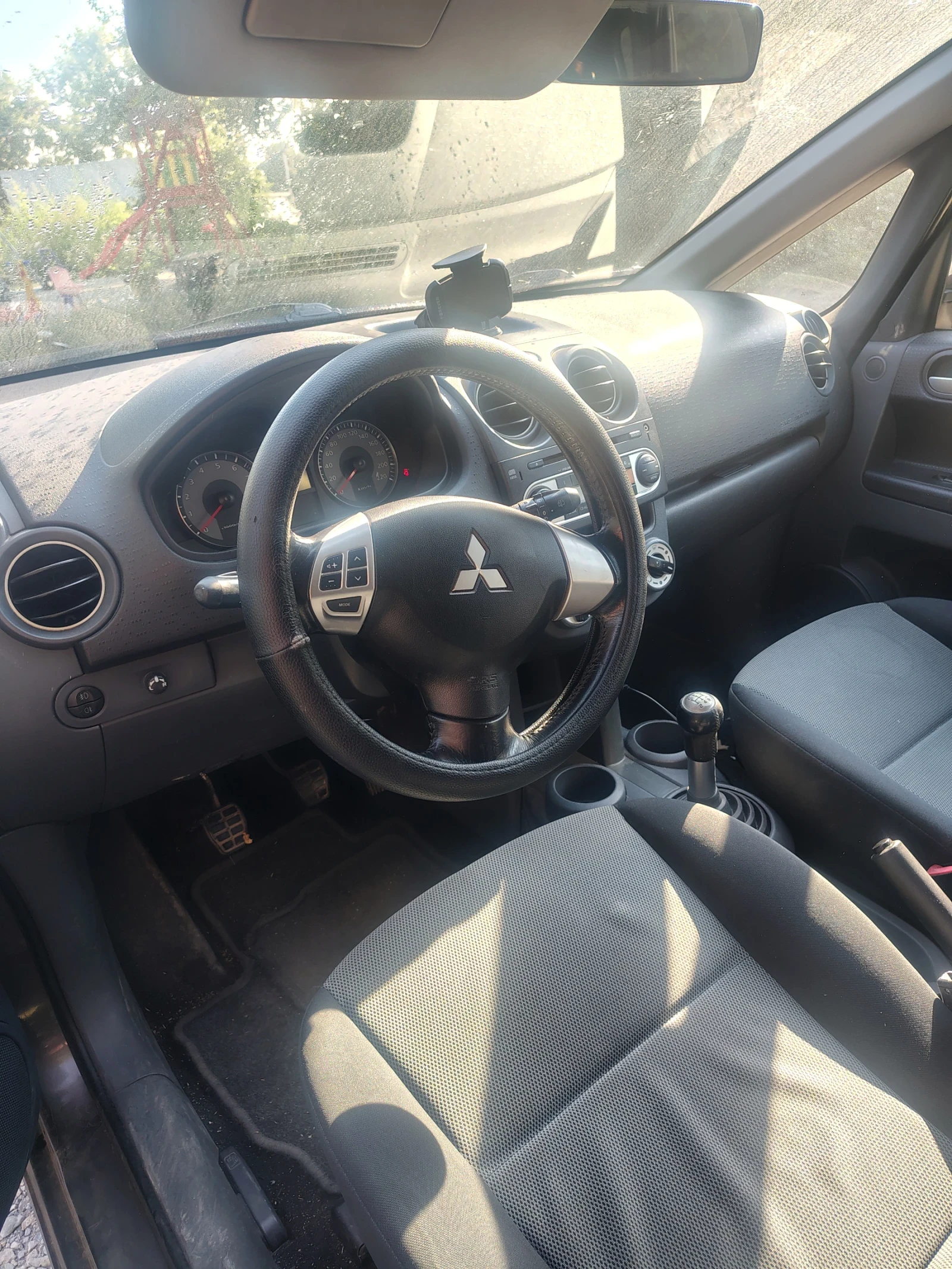 Mitsubishi Colt 1.3 бензин, снимка 7 - Автомобили и джипове - 56107427