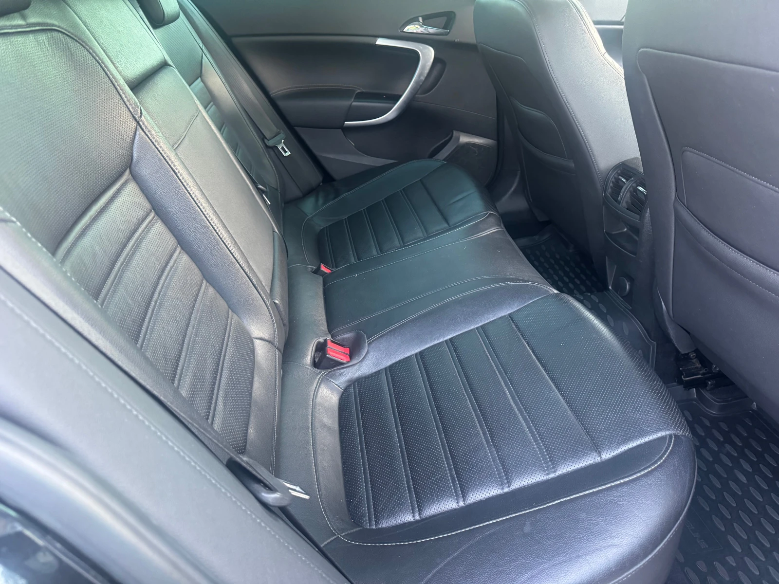 Opel Insignia, снимка 13 - Автомобили и джипове - 56132198