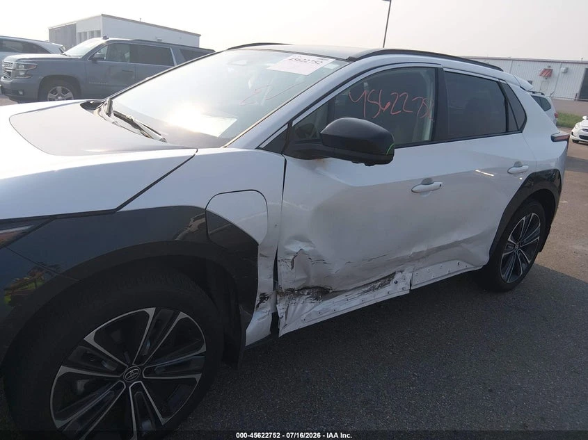 Toyota bZ4X Limited, снимка 6 - Автомобили и джипове - 56320196