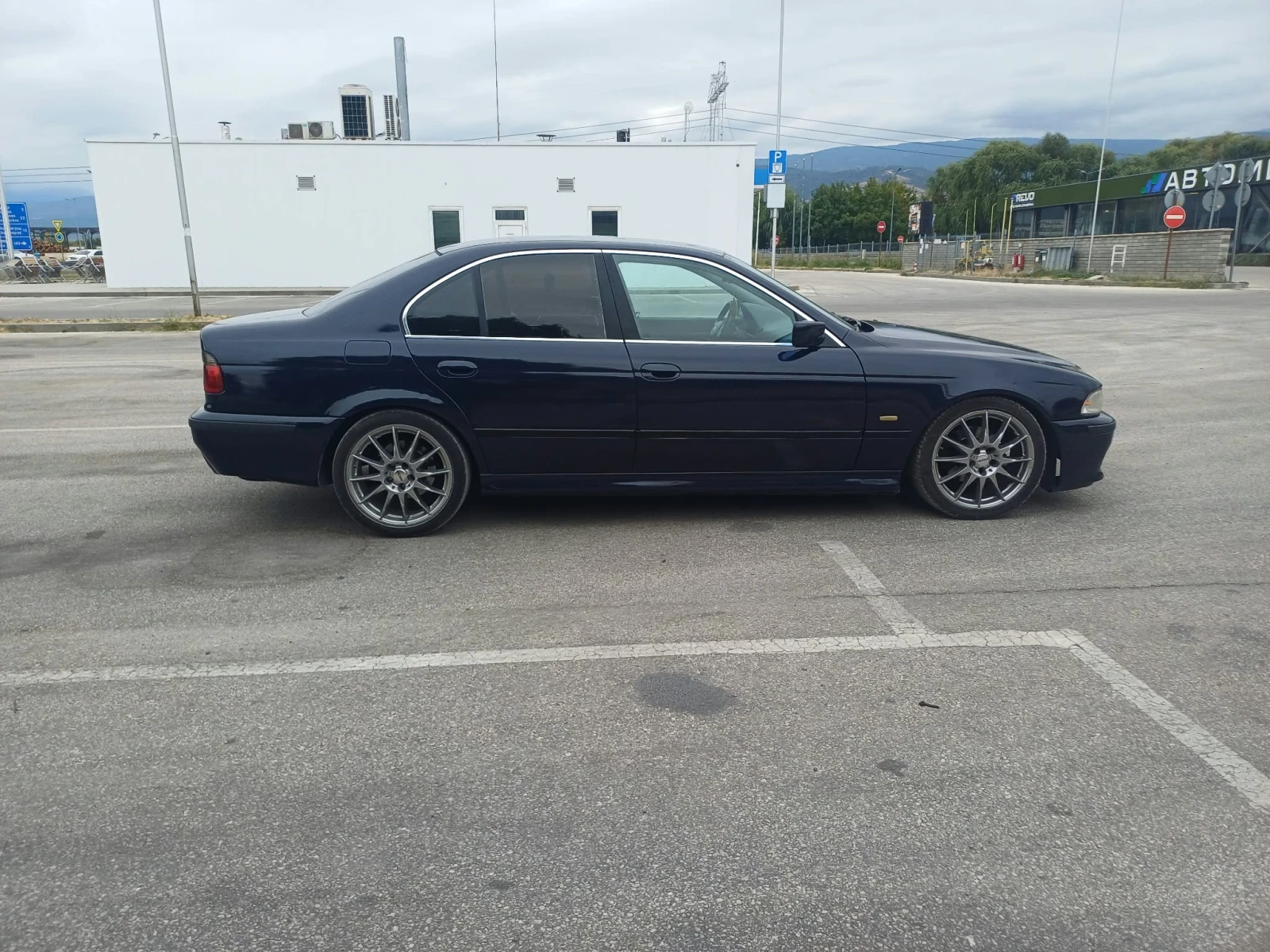 BMW 530, снимка 2 - Автомобили и джипове - 56349284