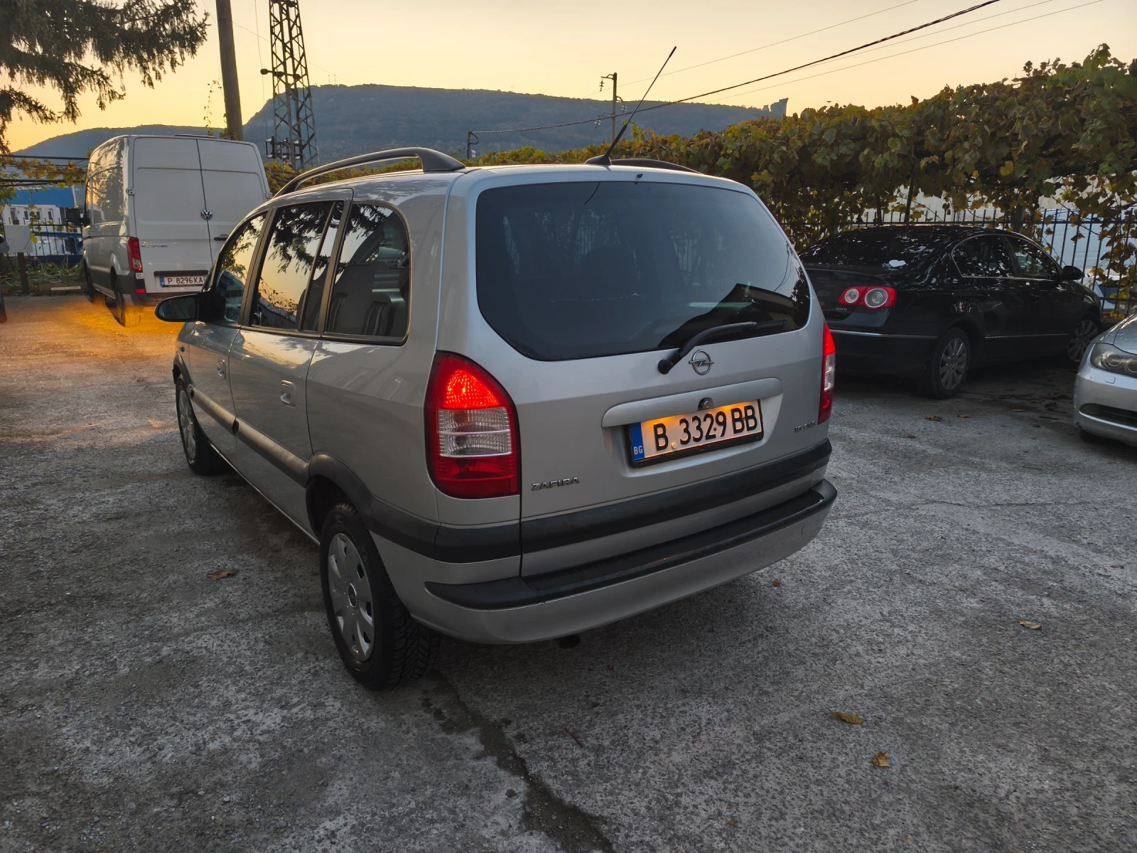 Opel Zafira 1.6i, снимка 3 - Автомобили и джипове - 56732336