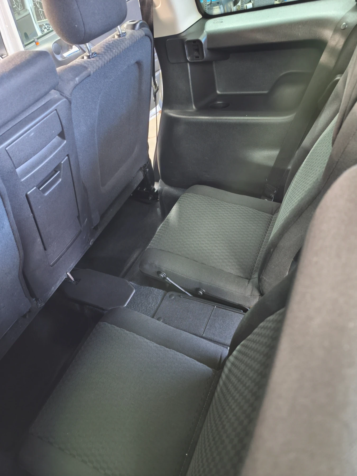 Opel Zafira 1.6i, снимка 13 - Автомобили и джипове - 56732336
