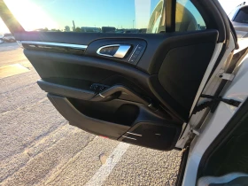 Porsche Cayenne * PLATINUM EDITION* PANO - 36599 лв. / 18712.77 € - 46538908 11