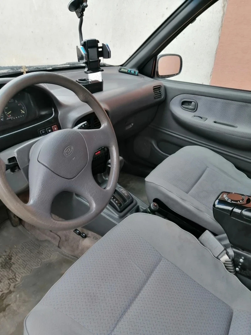 Kia Sportage 2.0, снимка 5 - Автомобили и джипове - 48246929