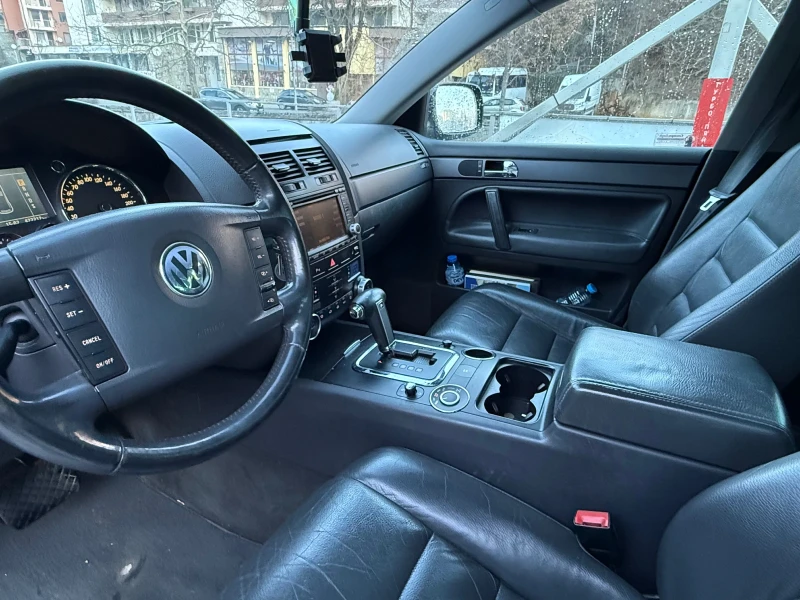 VW Touareg 3.0 TDI V6, снимка 7 - Автомобили и джипове - 48394393