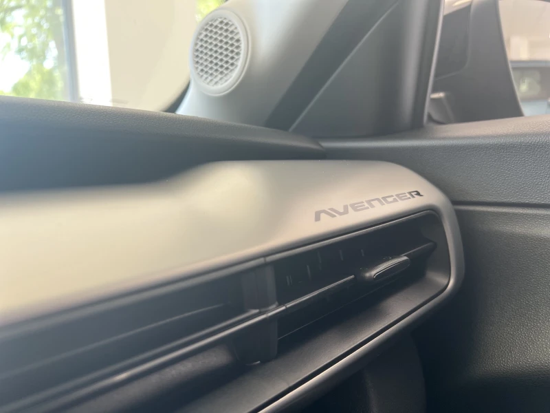 Jeep Avenger AVENGER SUMMIT BEV 54 kWh 115 kW 156 hp 400 km, снимка 14 - Автомобили и джипове - 51590444