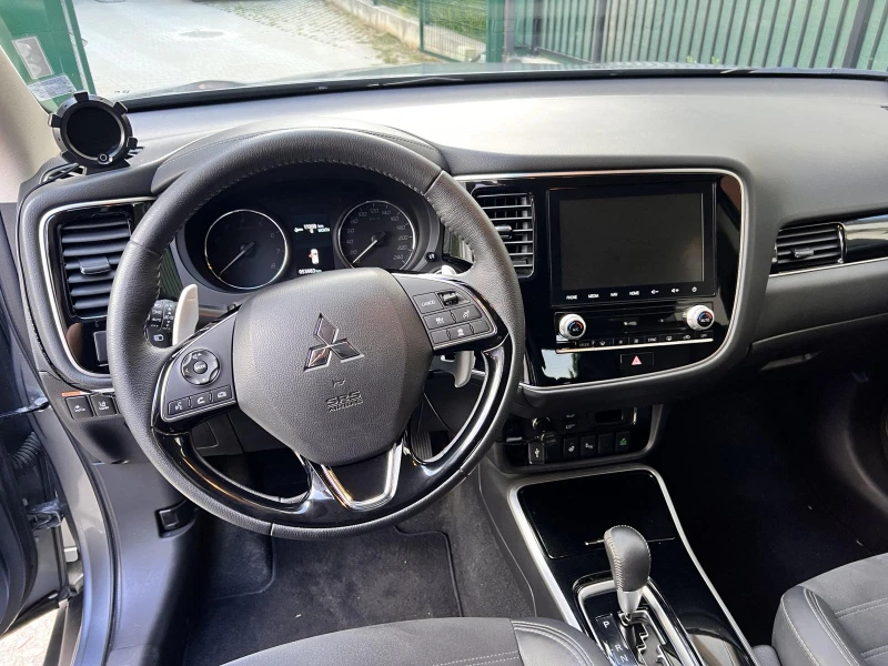 Mitsubishi Outlander, снимка 10 - Автомобили и джипове - 52635755