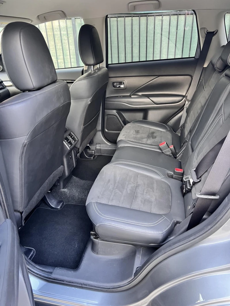 Mitsubishi Outlander, снимка 13 - Автомобили и джипове - 52635755