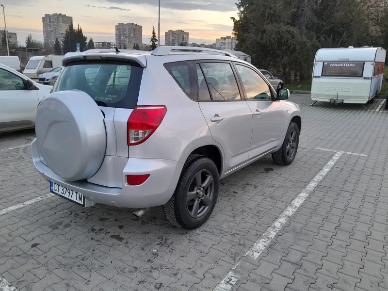 Toyota Rav4 D4D 2.2 136, снимка 3 - Автомобили и джипове - 53540646