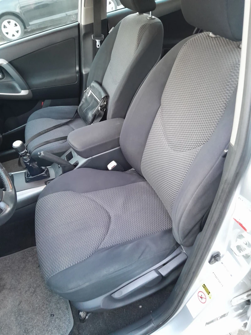 Toyota Rav4 D4D 2.2 136, снимка 8 - Автомобили и джипове - 53540646
