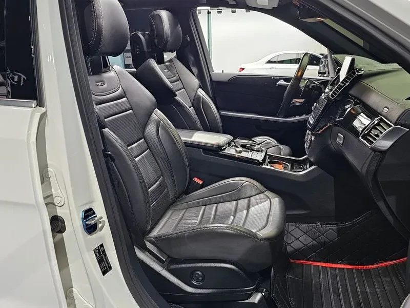 Mercedes-Benz GLE AMG 4MATIC, снимка 10 - Автомобили и джипове - 55562870