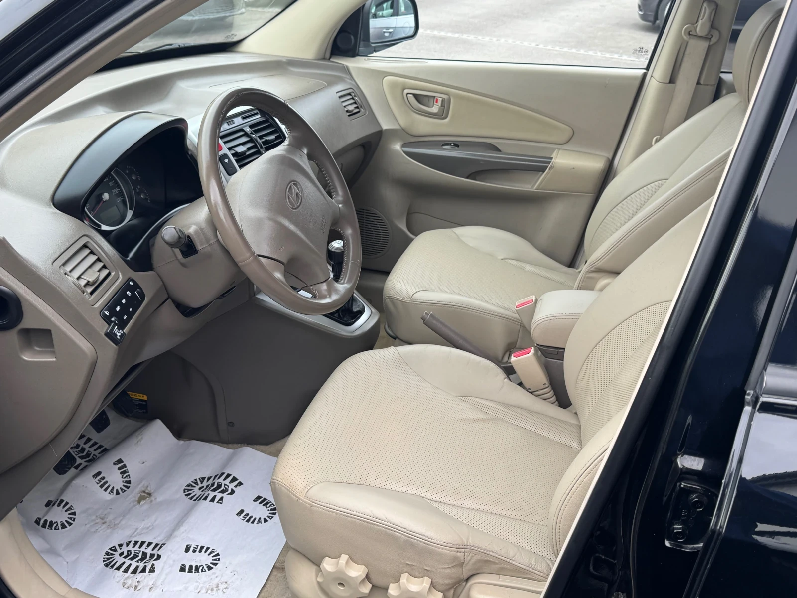 Hyundai Tucson 2.0i GAZ 4x4 EXCLUSIVE  - изображение 6