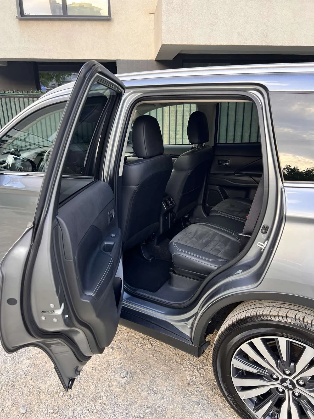 Mitsubishi Outlander | Mobile.bg � ����������� 12