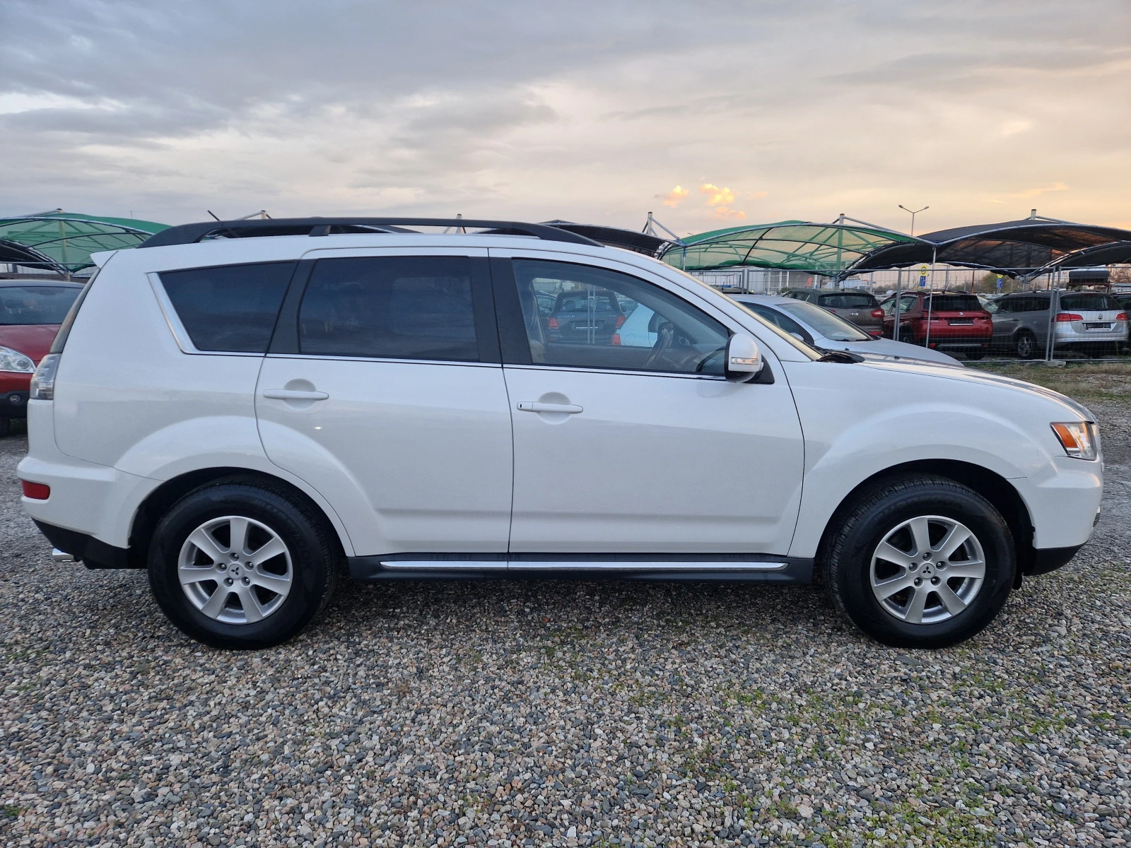 Mitsubishi Outlander 2.2DI-D 4x4 INSTYLE 6+ 1 - изображение 8