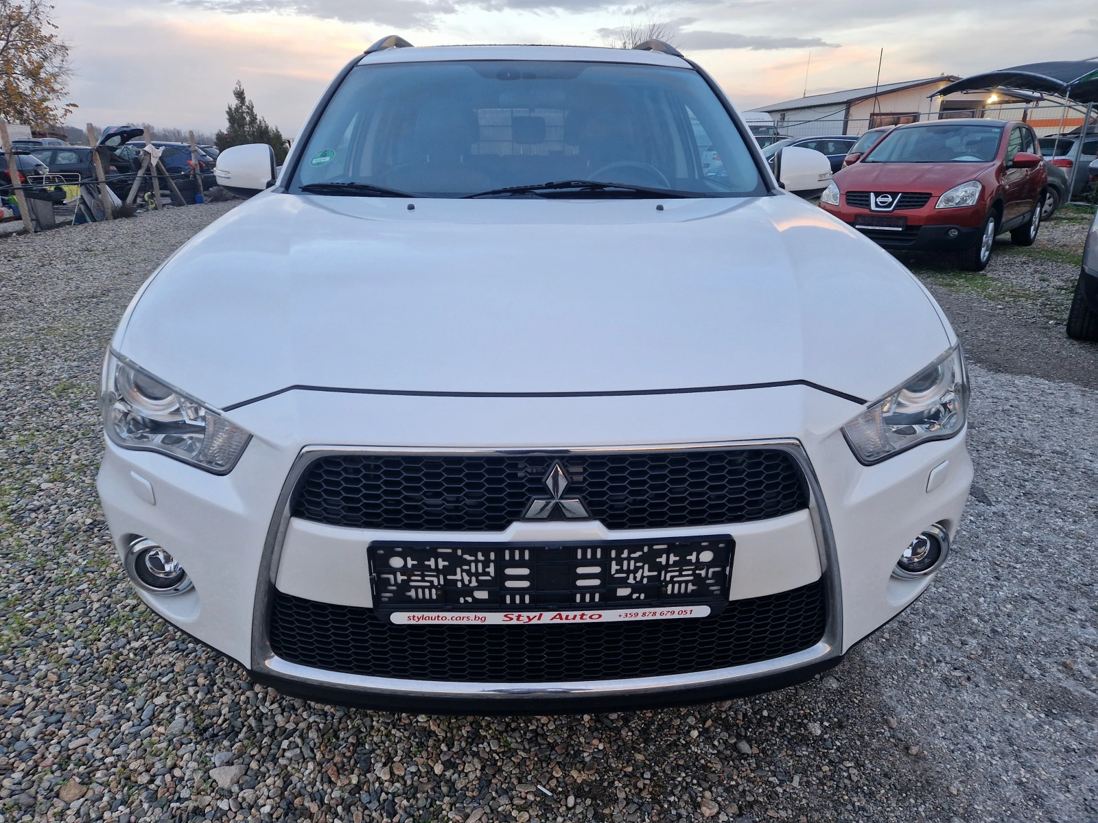 Mitsubishi Outlander 2.2DI-D 4x4 INSTYLE 6+ 1 - изображение 2
