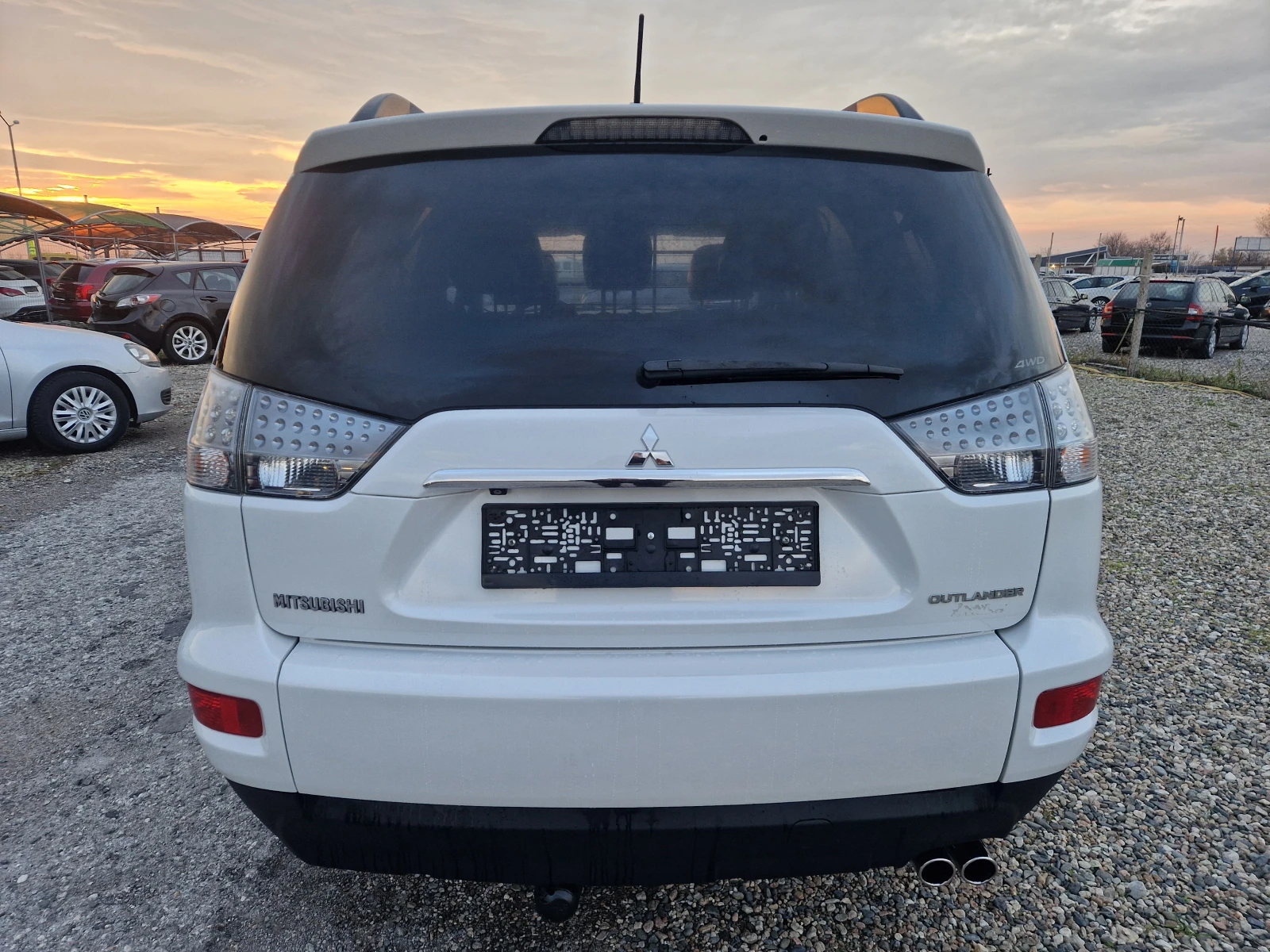 Mitsubishi Outlander 2.2DI-D 4x4 INSTYLE 6+ 1 - изображение 6