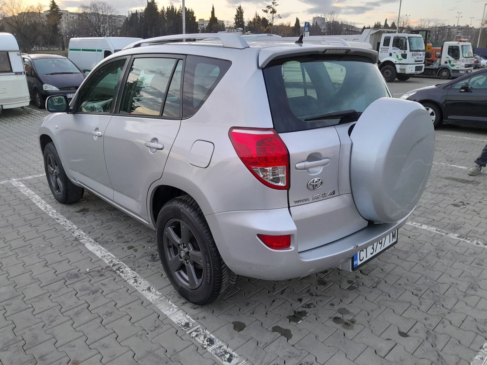 Toyota Rav4 D4D 2.2 136 - изображение 4